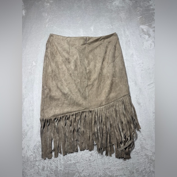 NWT Neiman Marcus Asymmetrical Hem Faux Suede Tan Boho Fringe Mini Skirt Medium - Picture 9 of 14